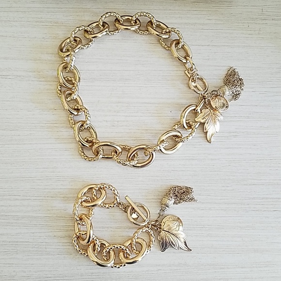 Last call! Banana Republic necklace and bracelet - Picture 1 of 2